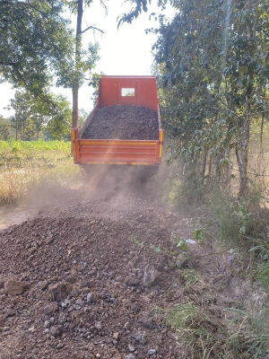 ซ่อมแซมถนนที่ชำรุดเสียหาย เพื่อบรรเทาความเดือดร้อนให้แก่ประชาชน ในพื้นที่เทศบาลเมืองเทพวงศา