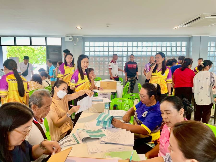 “การส่งมอบหีบบัตรเลือกตั้ง บัตรเลือกตั้ง วัสดุอุปกรณ์ในการเลือกตั้ง”