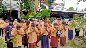 โรงเรียนผู้สูงอายุเทศบาลตำบลเทพวงศา(รุ่นที่5)ที่ได้ทำการเปิดการเรียนเป็นสัปดาห์ที่สอง