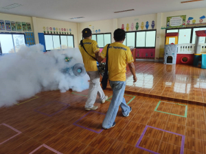 งานบริหารสาธารณสุขและสิ่งแวดล้อม ฝ่ายอำนวยการ สำนักปลัด เทศบาลเมืองเทพวงศา ดำเนินการตามแผนปฏิบัติงาน ภายใต้ &ldquo;โครงการป้องกันและควบคุมโรคที่เกิดจากยุงลาย&rdquo;